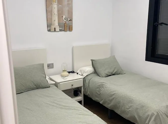 Apartamento con piscina en el Paseo Cruz del Mar